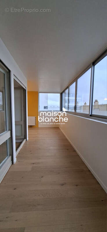 COULOIR VERS CHAMBRE ET LOGGIA - Appartement à LA ROCHELLE