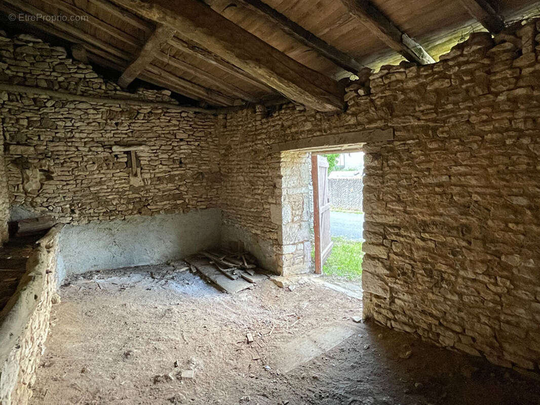 Fermette 80m² à savigné - photo 12