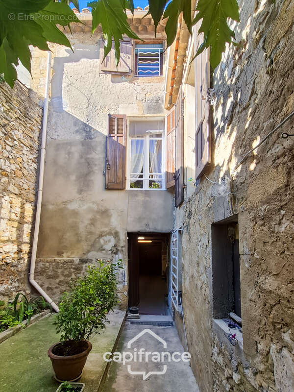 Maison à ROQUEMAURE