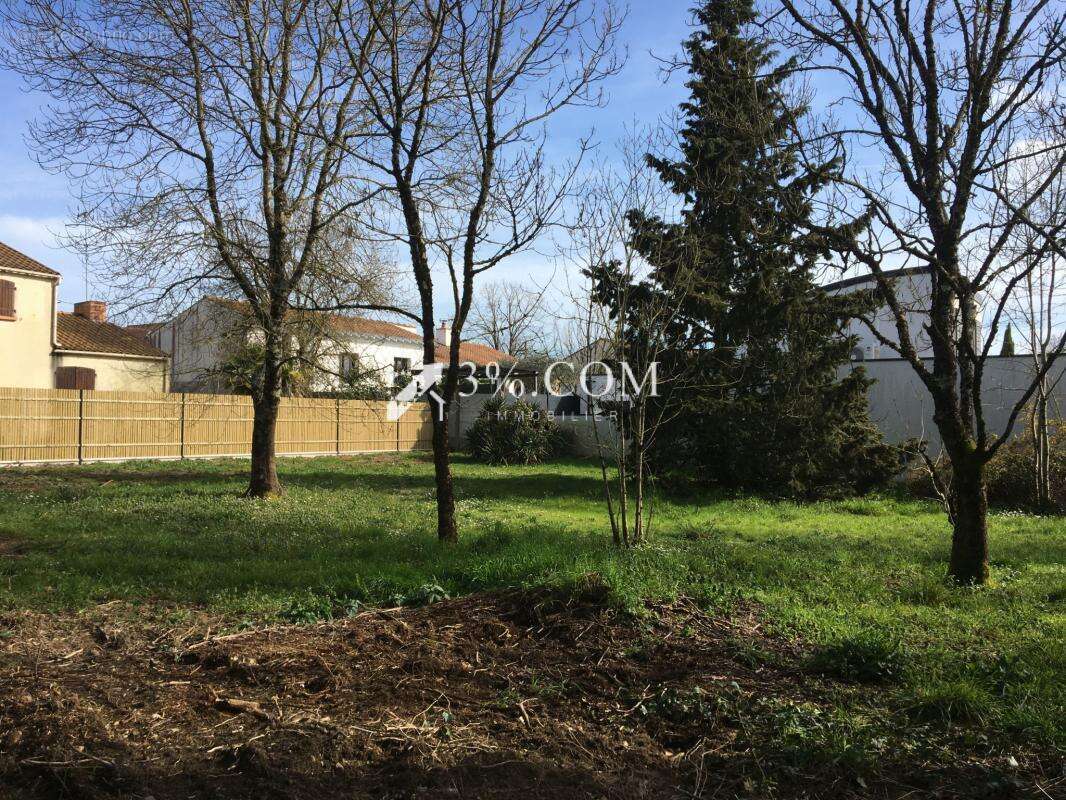 Terrain à BOUGUENAIS