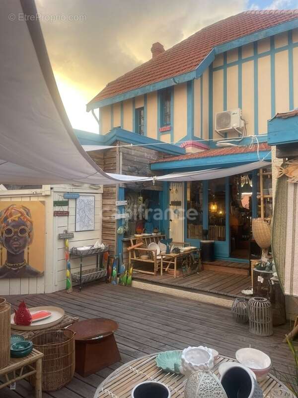 Commerce à LACANAU