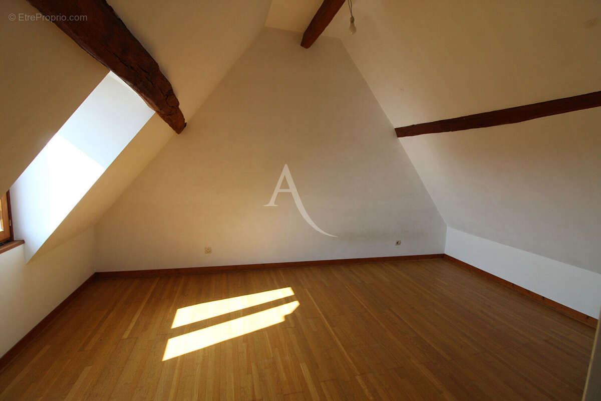 Maison à REIGNAC-SUR-INDRE