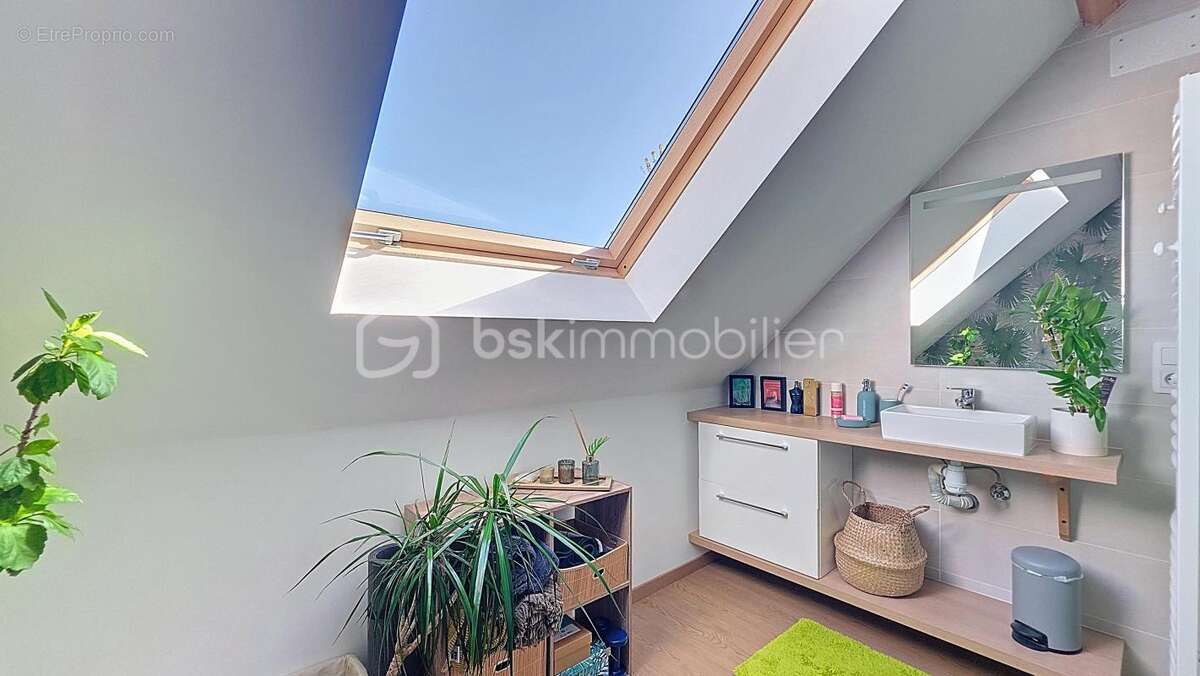 Maison à CHEVRY-COSSIGNY