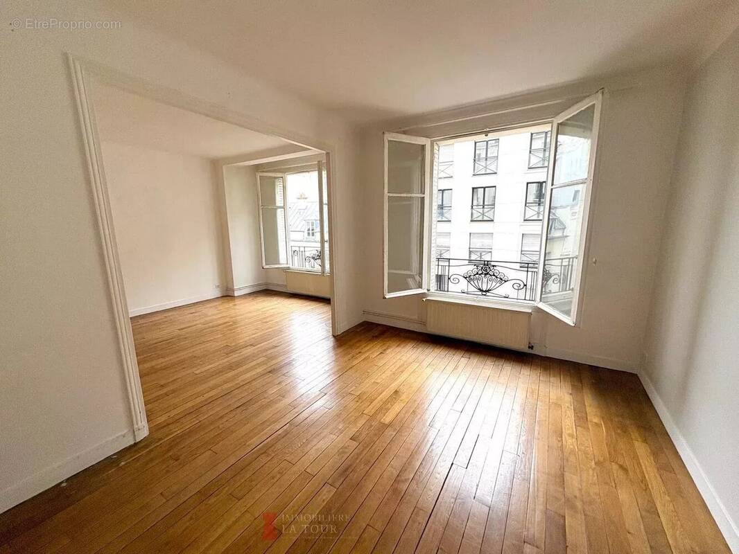 Appartement à PARIS-17E