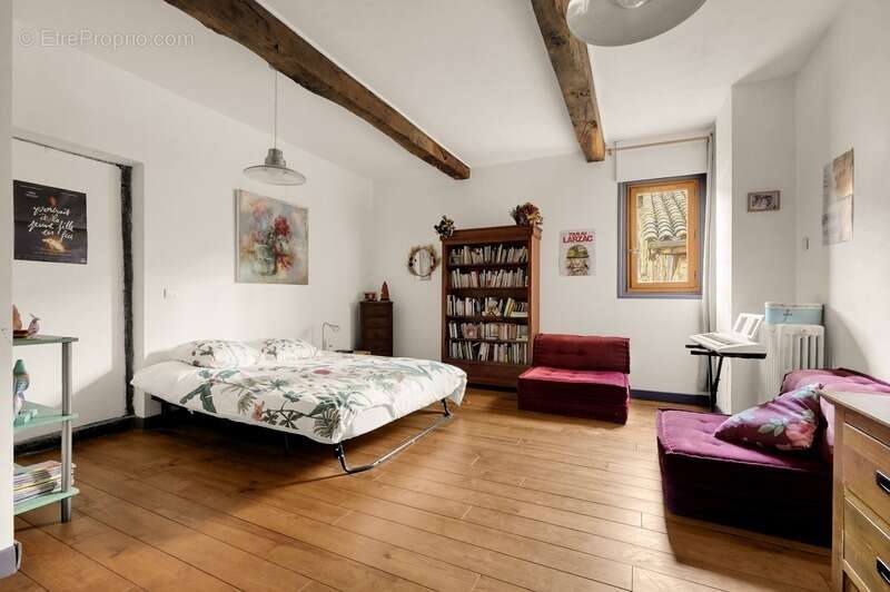 Commerce à L&#039;ISLE-EN-DODON