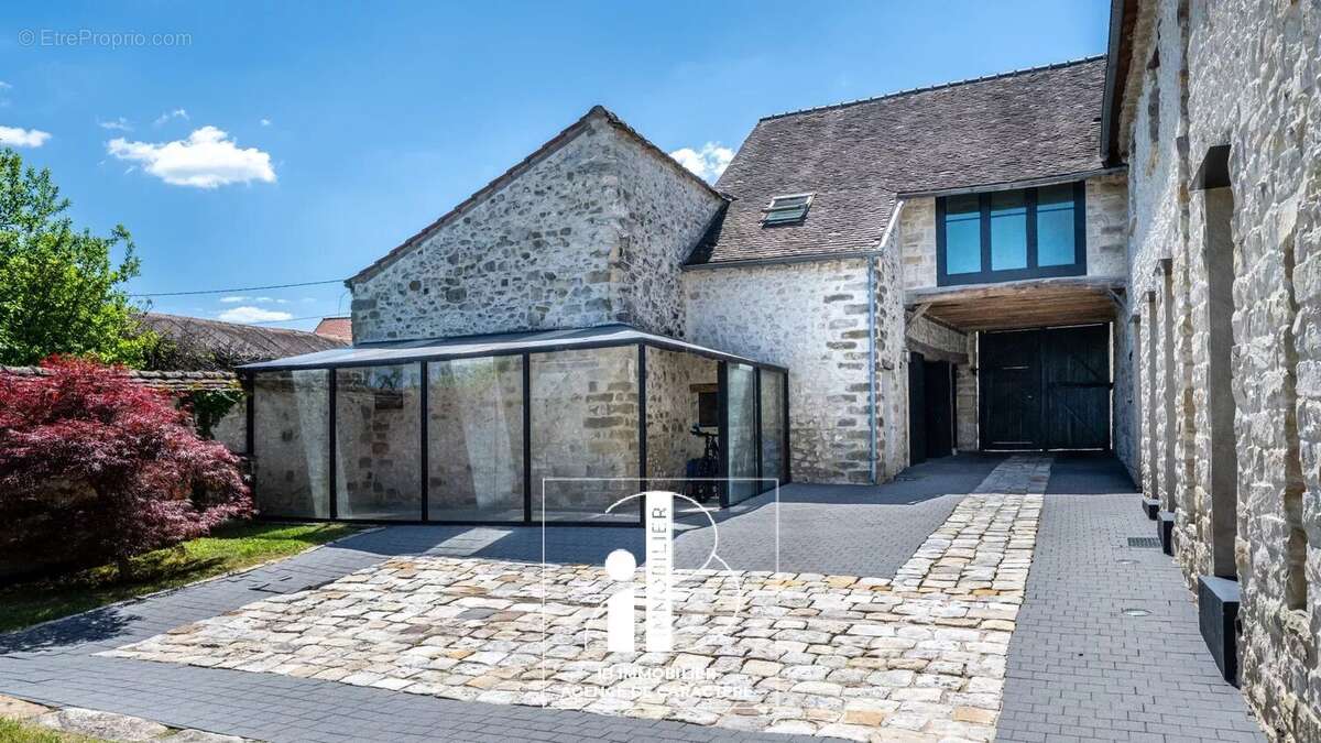 Maison à MORET-SUR-LOING