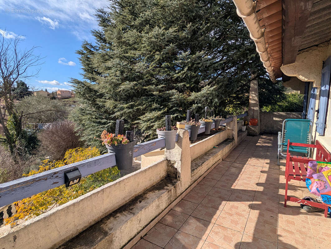SALERNES, maison 10 pièces, 208 m² avec dépendance. - photo 4