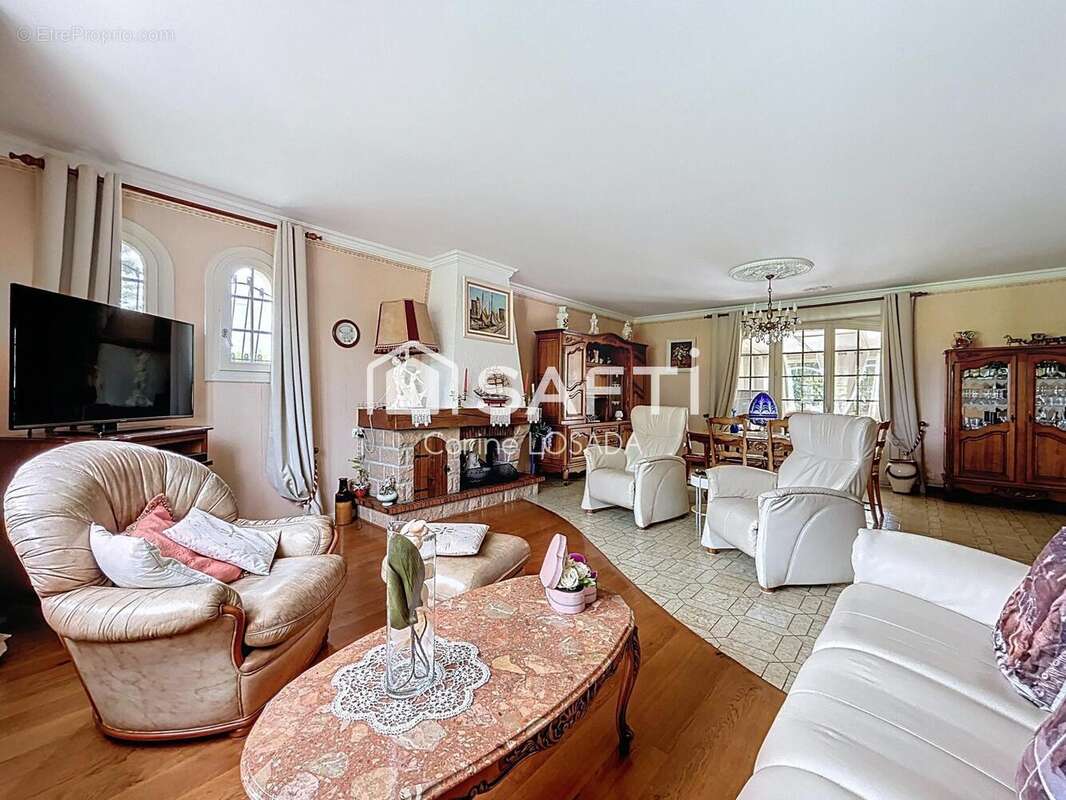 Photo 3 - Maison à LES MAGNILS-REIGNIERS