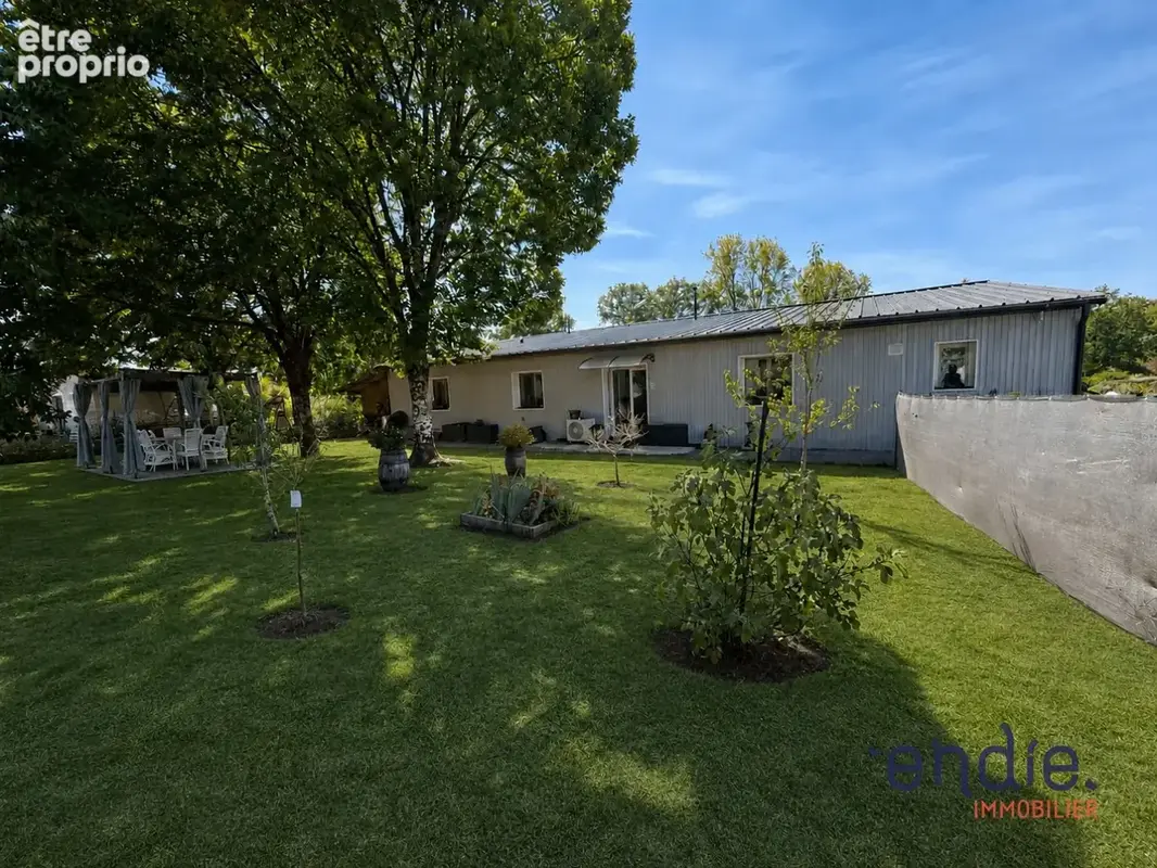 Maison plein pied3 chambres bureau garages terrain et etang - photo 2