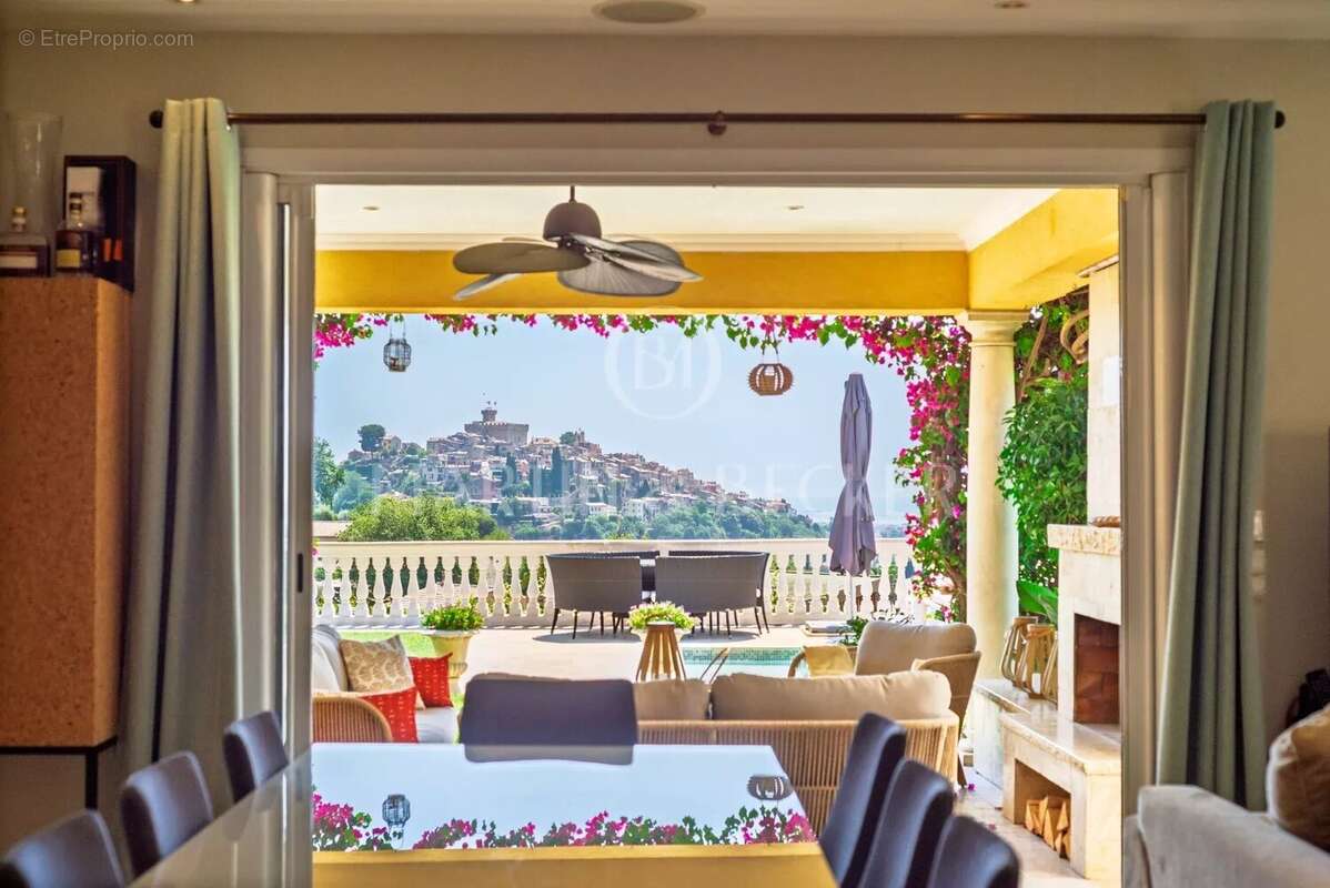 Maison à CAGNES-SUR-MER