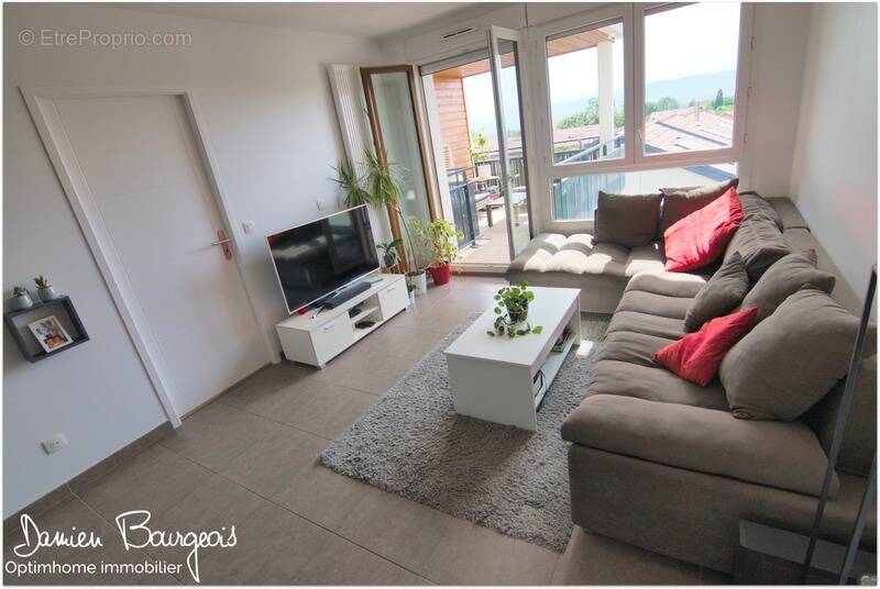 Appartement à ECHENEVEX