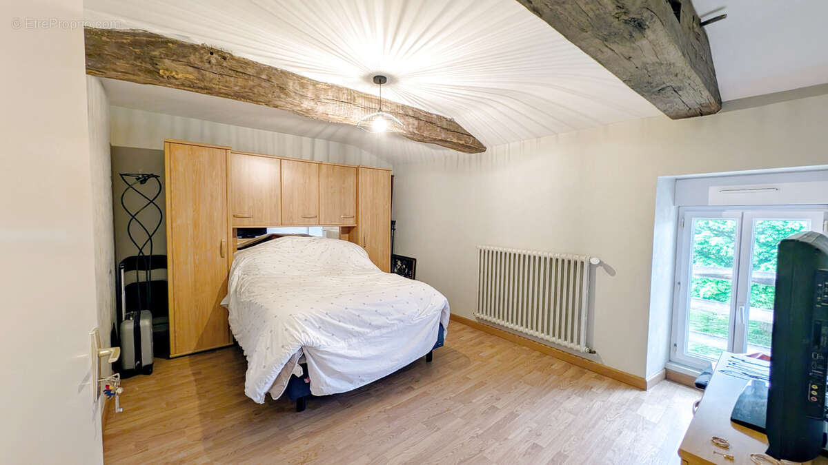 Maison à LES LANDES-GENUSSON