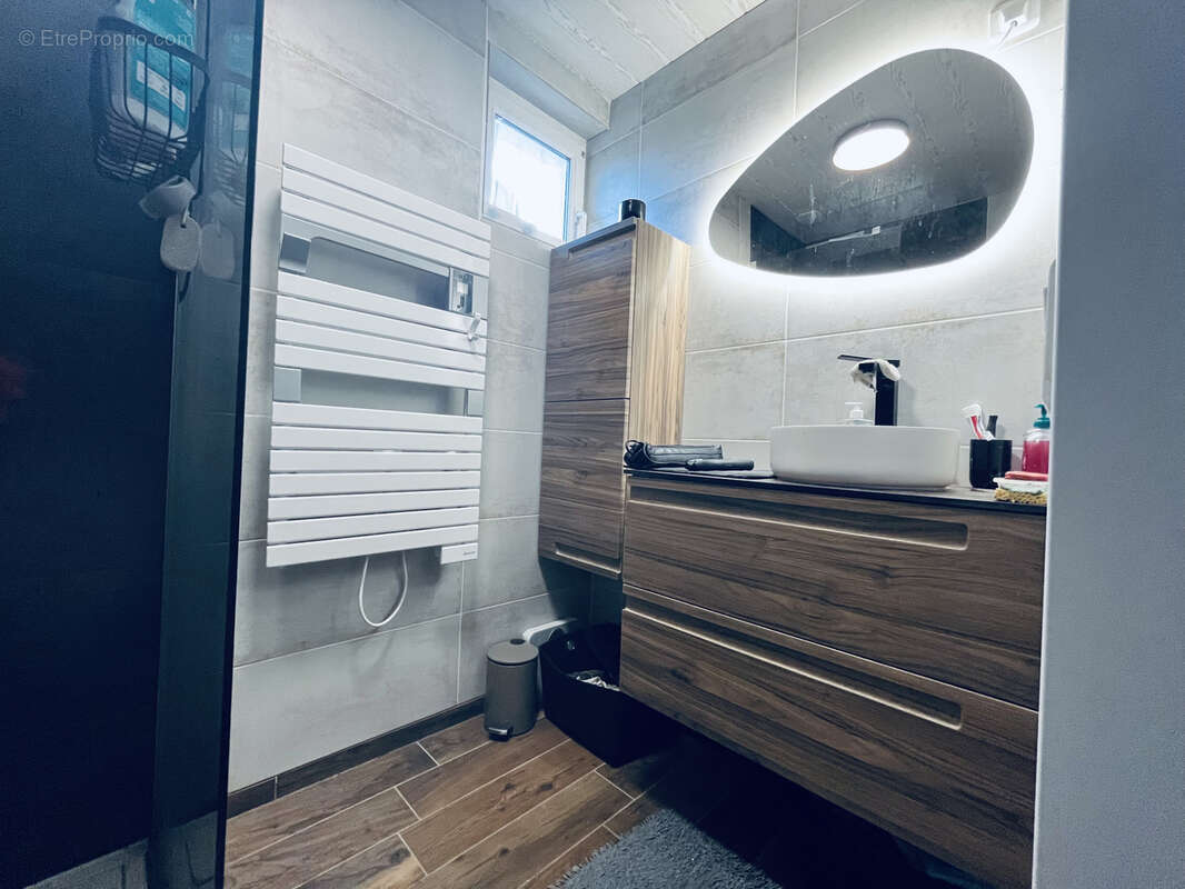 Maison à SAINT-PANTALEON-DE-LARCHE