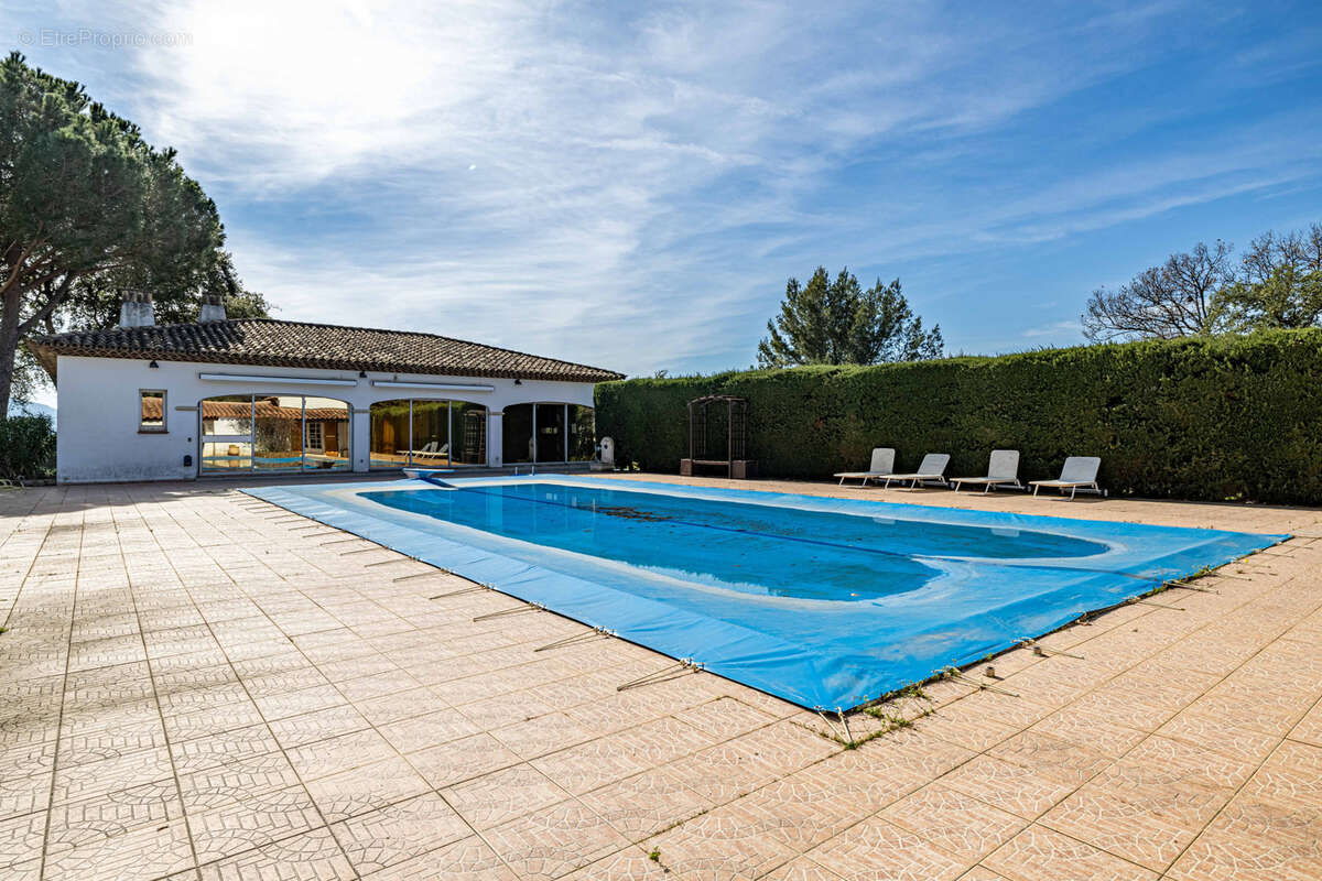 Maison à PLAN-DE-LA-TOUR