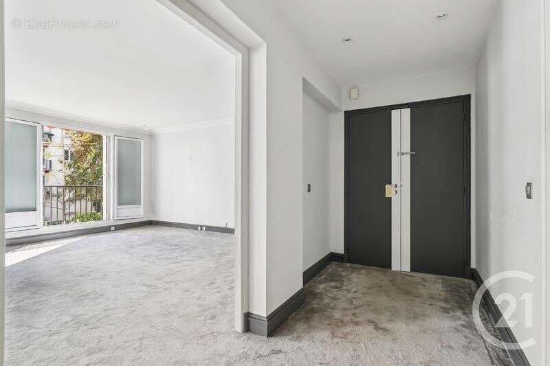 Appartement à NEUILLY-SUR-SEINE
