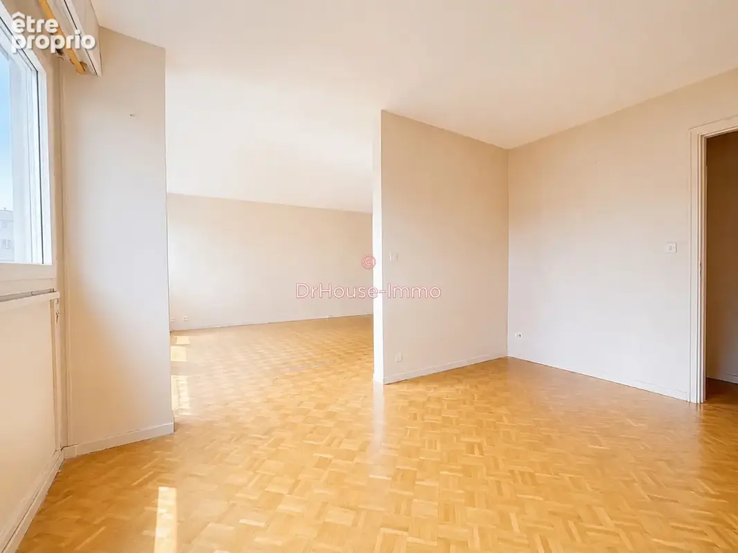 Appartement 101 m² à Paris-19e  - photo 5
