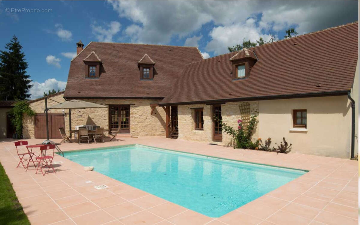 Maison à LES EYZIES-DE-TAYAC-SIREUIL