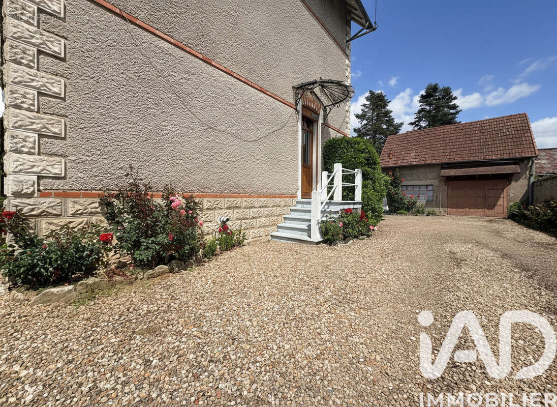 Photo 2 - Maison à LIGNIERES