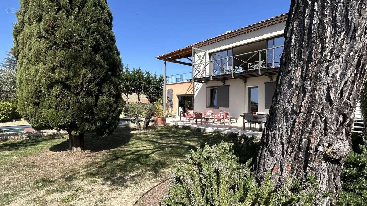 Maison à VAUGINES