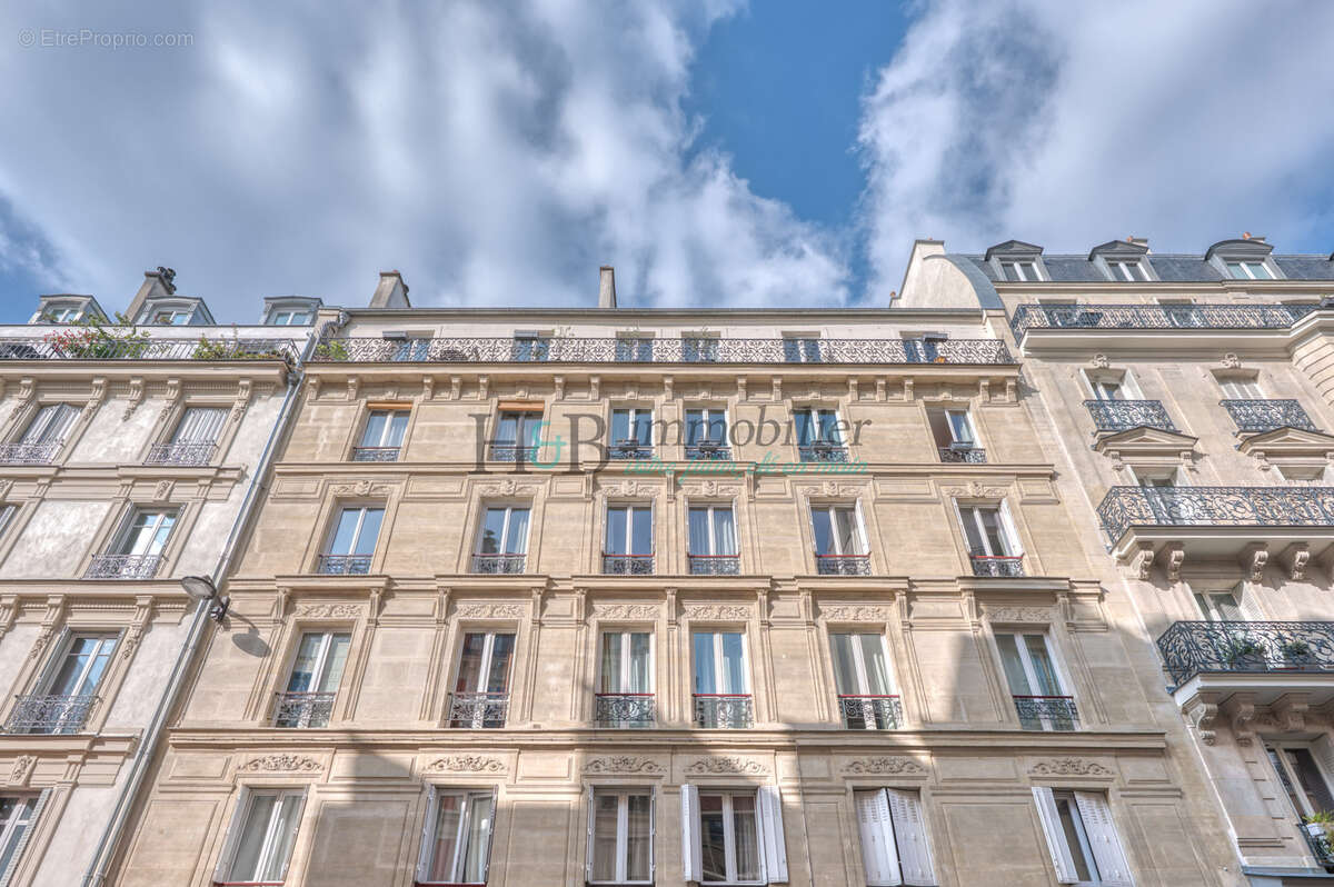 Appartement à PARIS-17E