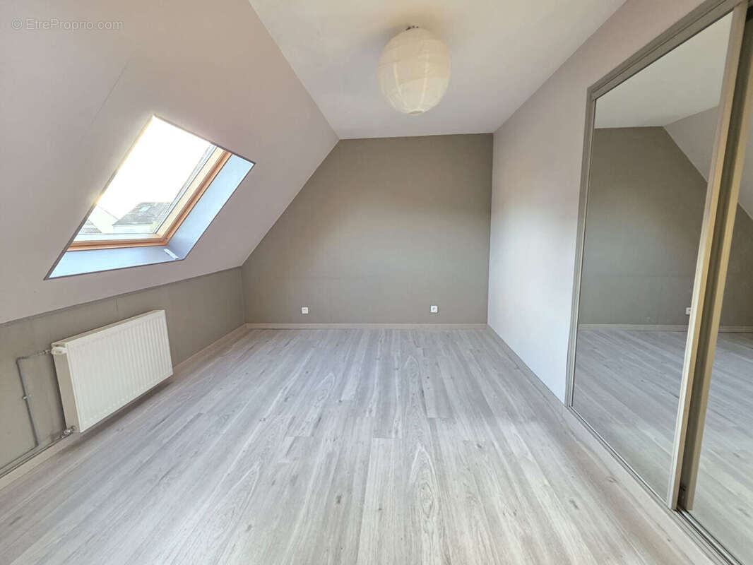 Maison à BERNES-SUR-OISE