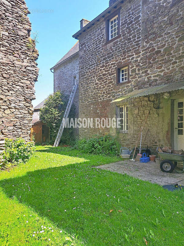 Maison à SAINT-MELOIR-DES-BOIS