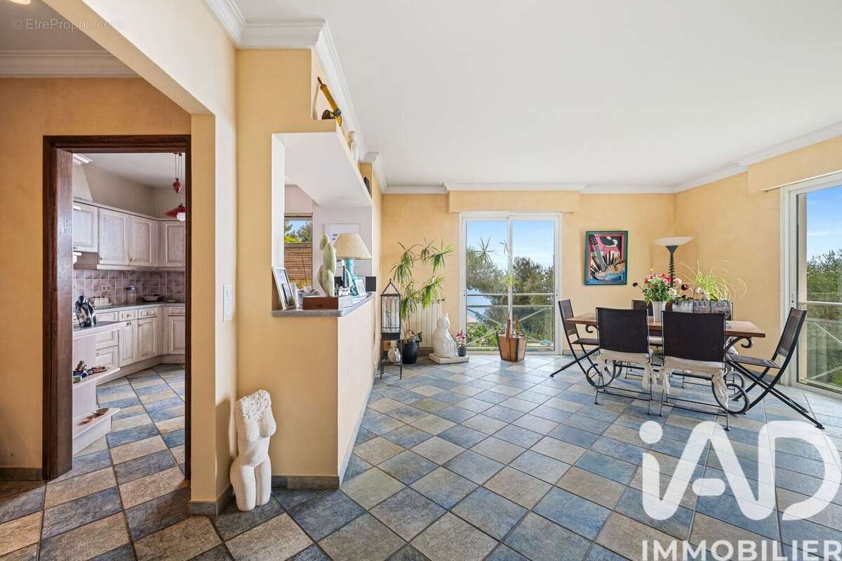 Maison 222 m² à Roquebrune-Cap-Martin  - photo 8