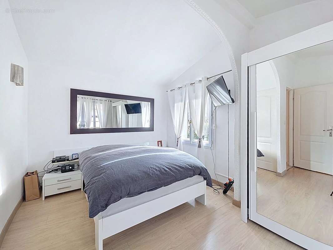 Maison à VILLENEUVE-LOUBET