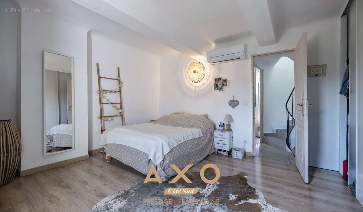 Maison à MEYREUIL