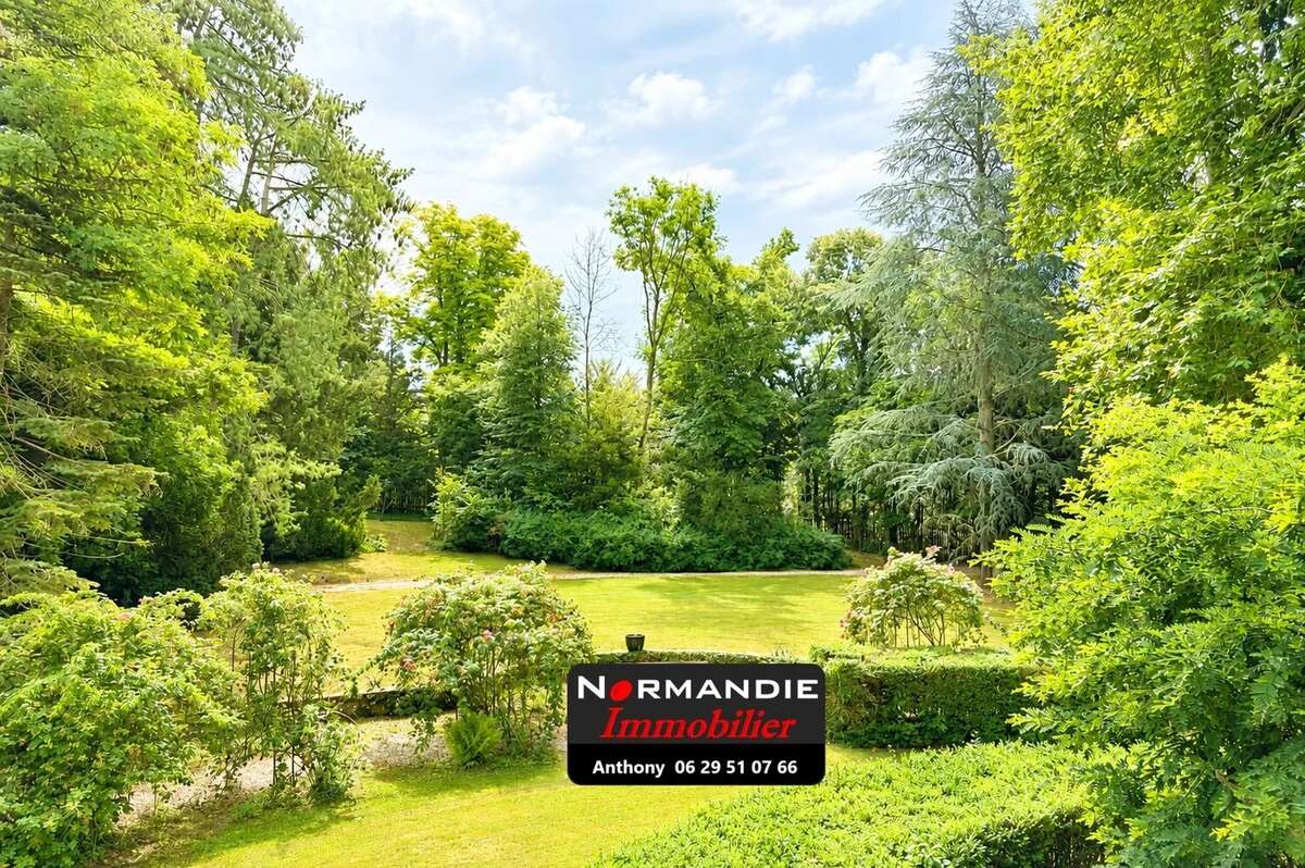 Manoir de caractère – Domaine de 2,2 hectares avec rivière et dépendances - photo 4