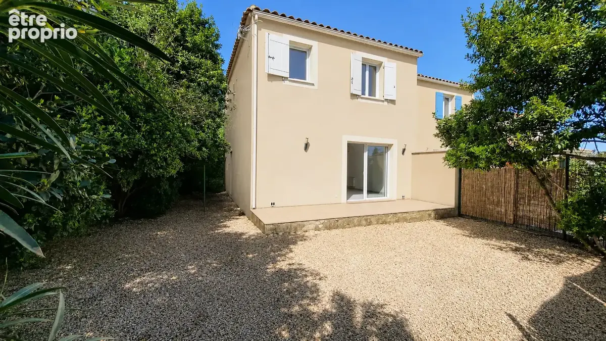 Maison à ENTRAIGUES-SUR-LA-SORGUE