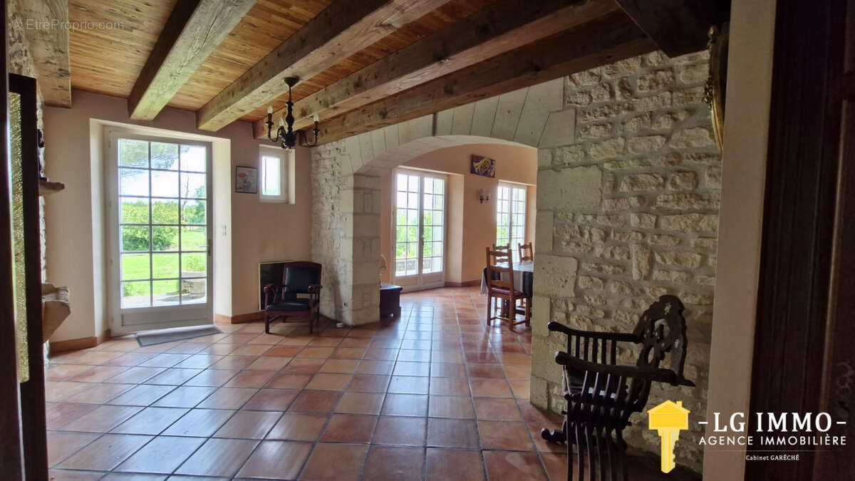 Maison à CHENAC-SAINT-SEURIN-D'UZET