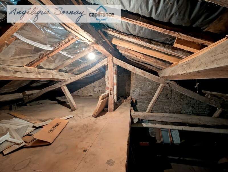 Maison mitoyenne avec potentiel – 103 m² habitables – Montrevel Morges (39320), secteur Jura - photo 25