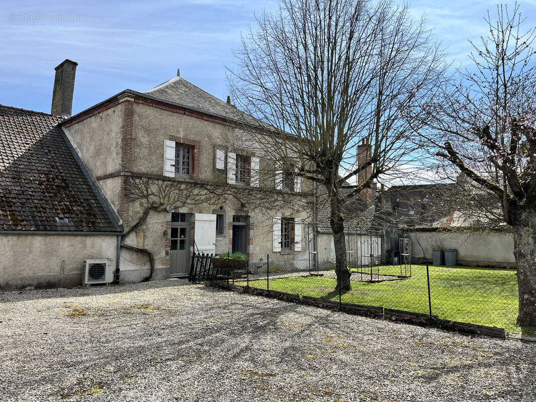 Maison à VIEILLES-MAISONS-SUR-JOUDRY