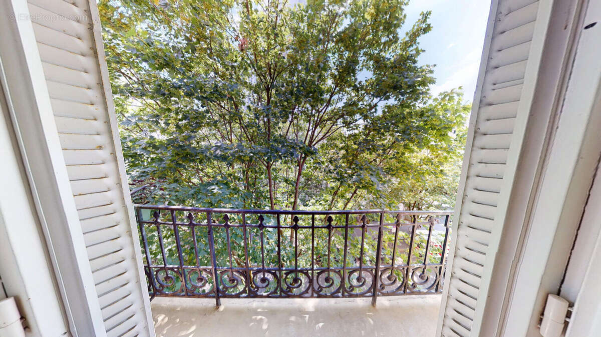 PARIS XIX  Métro Crimée  2P 39.33m² avec balcon filant / 320 000.00 euros FAI / Dernier étage - photo 6