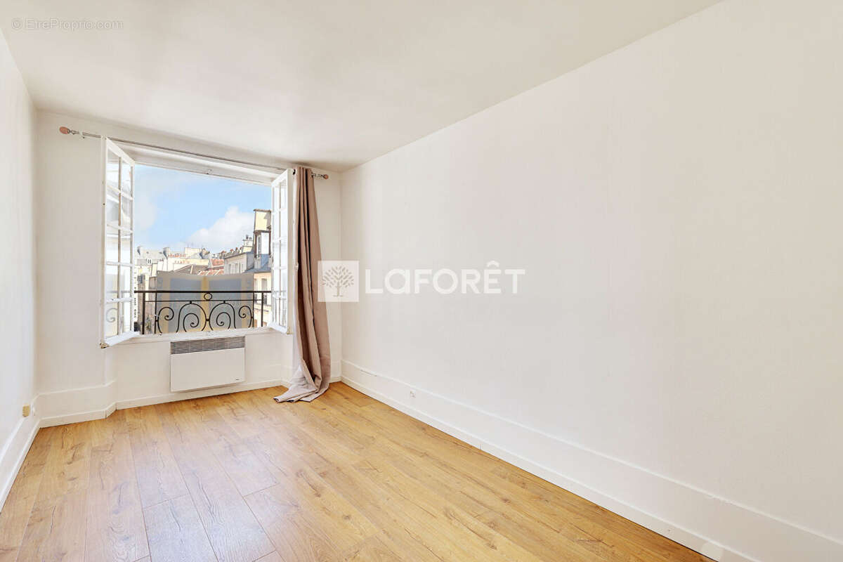 Appartement à PARIS-3E
