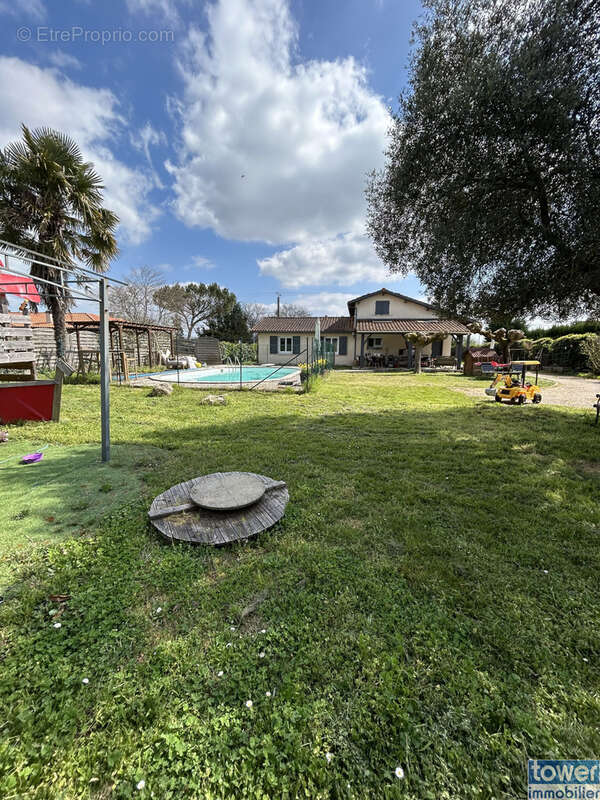 Maison à SAINT-SULPICE-ET-CAMEYRAC