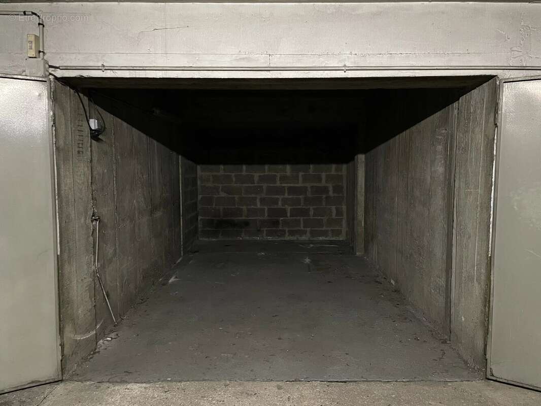 Place d'Italie - Box en sous-sol - photo 2