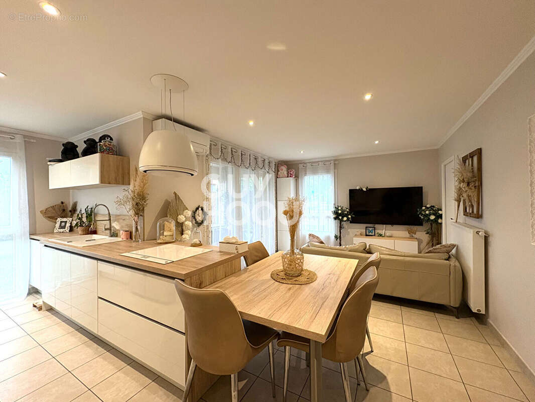 Appartement à GRIGNY