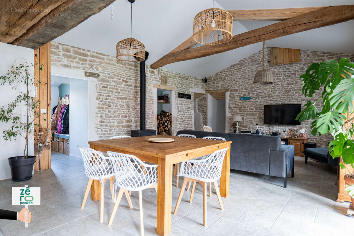 Maison à CHAILLE-LES-MARAIS