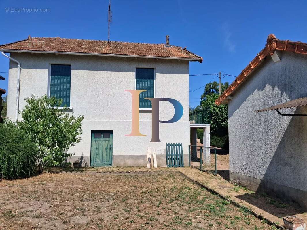 Maison a renover - photo 4