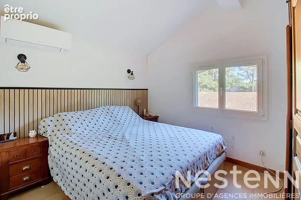 A VENDRE DRAGUIGNAN - Propriété d'environ 240 m² avec deux maisons, studio indépendant, piscine et dépendances sur 3 000 m² de t - photo 6