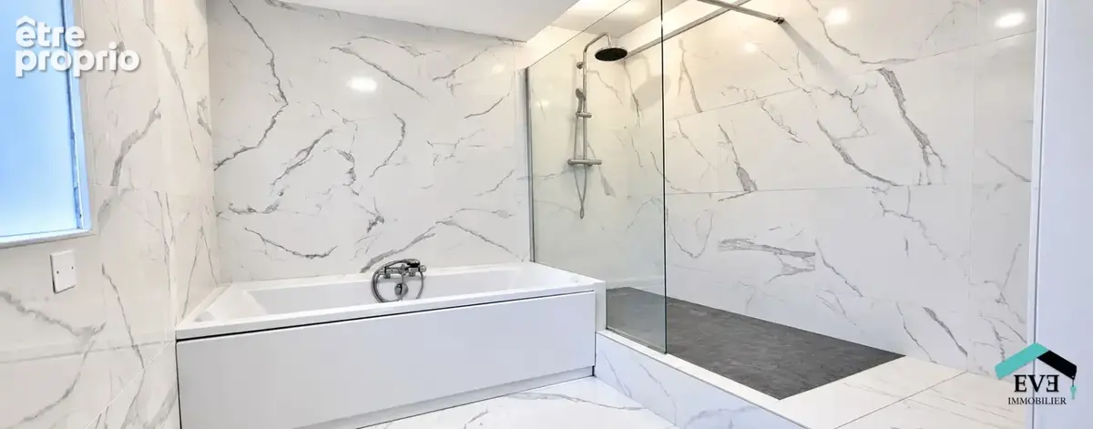 Maison La Chapelle De Surieu 9 pièce(s) 380 m2 - photo 6