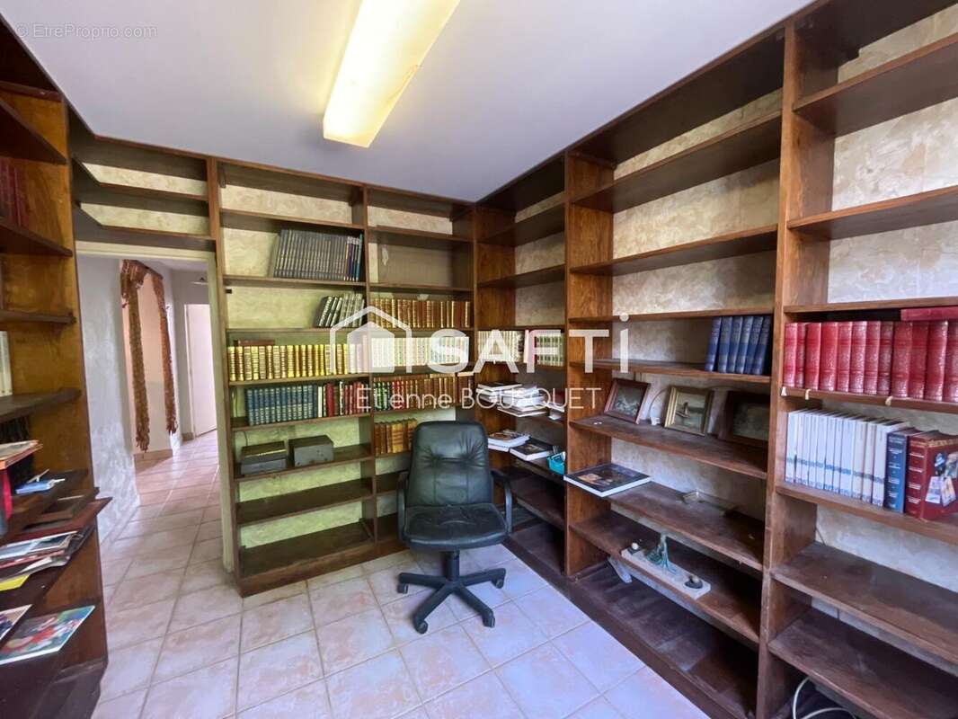 Maison 195 m² à Saint-Loubouer  - photo 6