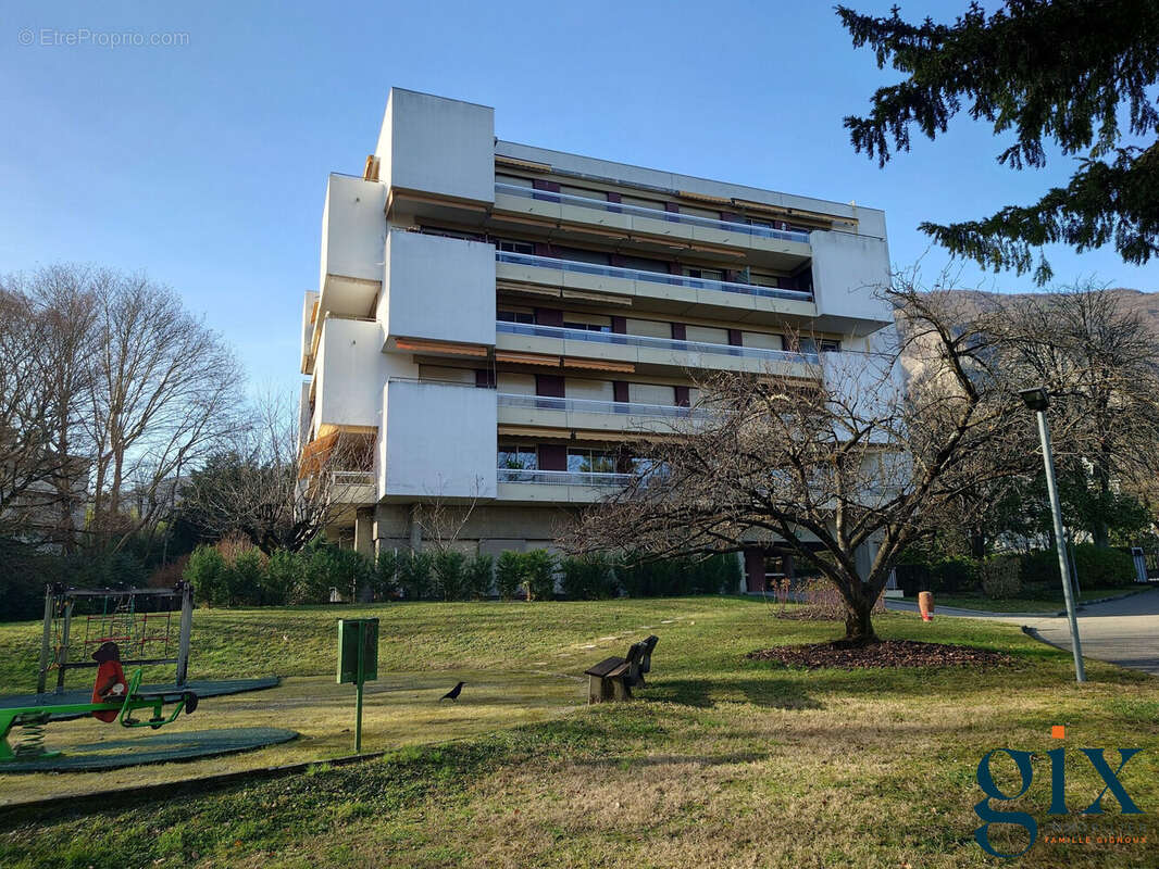 Appartement à MEYLAN