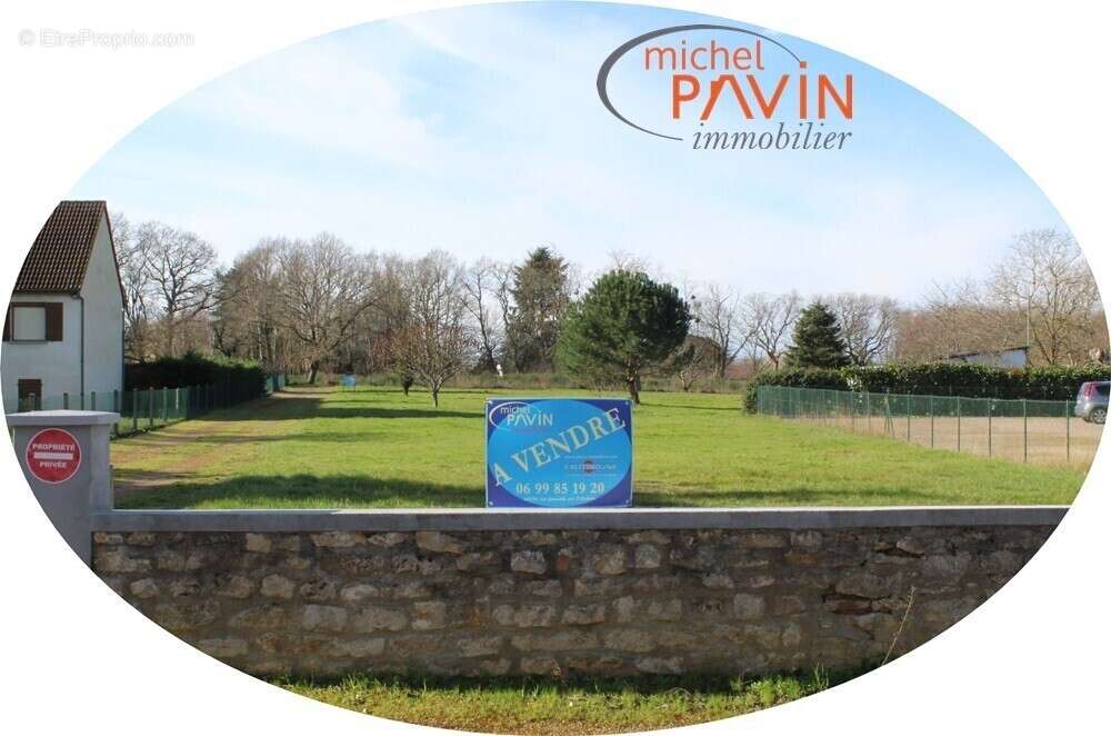 Terrain à LA GUERCHE-SUR-L'AUBOIS