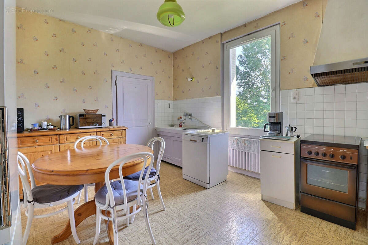 Maison à rénover à Cognin - 7 pièces, 136,92 m² - photo 2