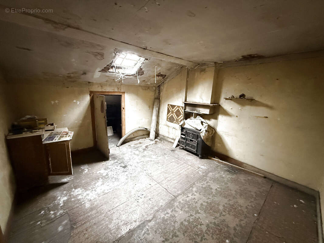 Autre à SAINT-ETIENNE