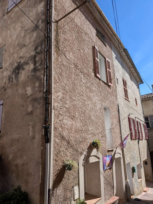 Maison à SOLLIES-TOUCAS