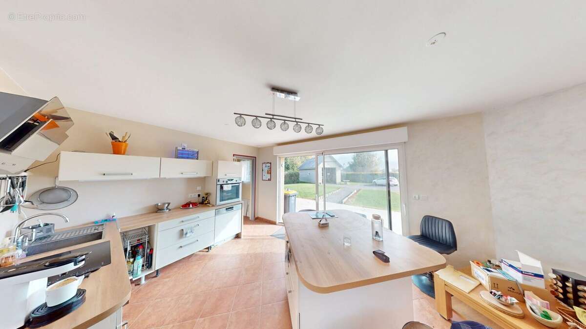 Maison à HORNOY-LE-BOURG